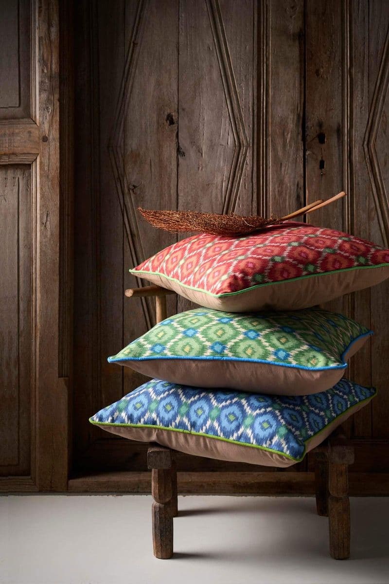 zazu_cushion_blue-03_mood_lr.jpg