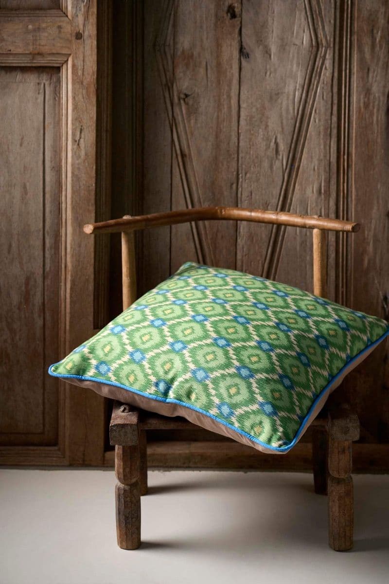 zazu_cushion_green-01_mood_lr-1.jpg